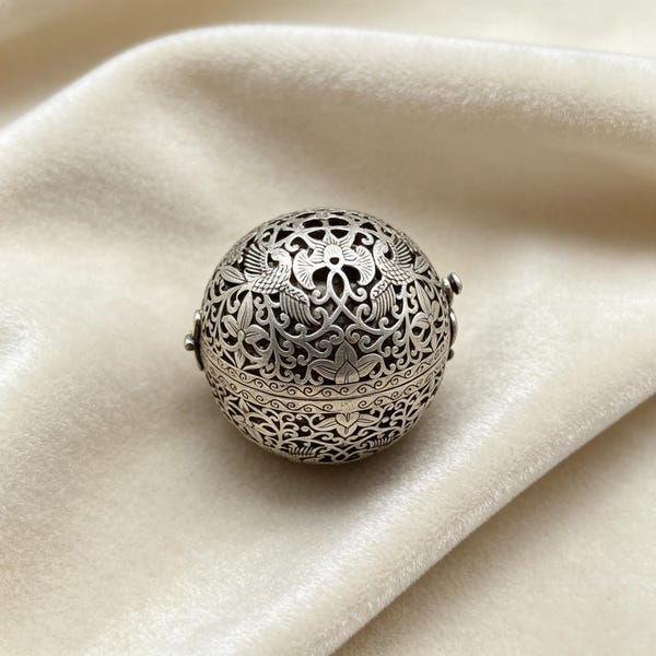 Retro Tibetan Silver Flowers bird Hollowed-out Sachet Ball | Aromatherapy Pendant