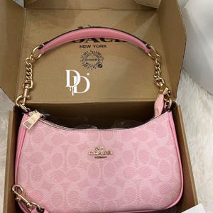 Coach Vintage 90's Pink Shoulder Bag | Designer Women's Handbag with Gold Chain Strap