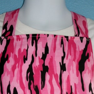 Children&#39;s Apron Pink Camouflage