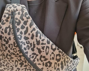 Leopard print fanny pack. Unique design