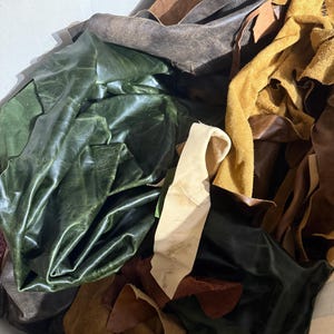 5 Pounds Scrap Salvaged Leather (multiple bundles available)