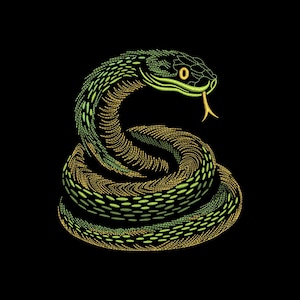 Könnte beinhalten: Illustration einer sich windenden Schlange auf schwarzem Hintergrund. Die Schlange ist in Grün- und Goldtönen dargestellt, mit gelbem Auge und Zunge. Das Design hat ein strukturiertes, gesticktes Aussehen, das auf einen Aufnäher oder eine Applikation hindeutet.