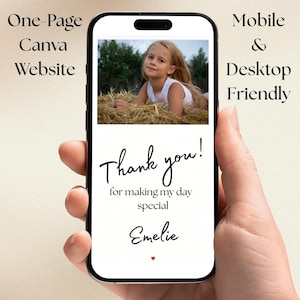 Pode incluir: Um smartphone exibindo um modelo de site de uma página do Canva. A tela mostra a foto de uma criança com uma blusa branca sentada no feno, seguida pelo texto: Thank you! for making my day special, Emelie, e um pequeno ícone de coração vermelho.