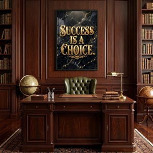 Puede incluir: Una taza de cerámica blanca con un asa negra y el texto "But First, Coffee" en negro, con una fuente de estilo manuscrito. La taza está sobre una superficie blanca.