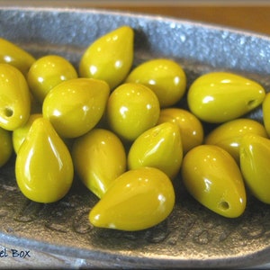 6mm x 9mm Czech Glass Teardrop Fringe Beads - Golden Mustard Yellow, 25 Beads