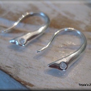 Unique Artistic Bright Silver Plated Cast Earwires Earring Findings - 3 Pairs