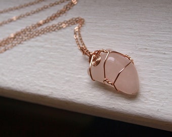 Rose Quartz Necklace Pendant Healing Crystal Jewelry Bohemian Chic High Fashion Style Pink Best Friend Gift Necklace Pink Mom Gift Pendant