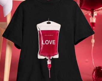 T-shirt met de tekst "Love IV Bag Shirt", "Medical Love"