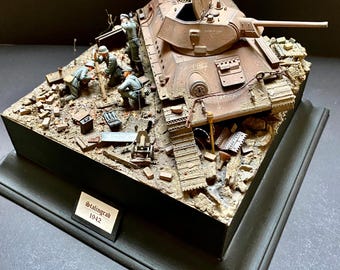 Diorama de Stalingrado de la Segunda Guerra Mundial a escala 1:35 - Construido y pintado a mano con aerógrafo - Escena militar con gran nivel de detalle - Pieza de coleccionista