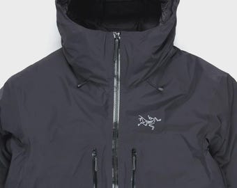 Arc’teryx Beta Down Insulated GORE TEX Jacka Herr Svart Vattentät Vinter Techwear Puffer Skidjacka