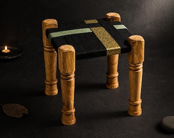 Taburete de madera tejido a mano, madera natural y asiento de cuerda negra, verde y dorada, reposapiés estilo bohemio, muebles artesanales de la India.