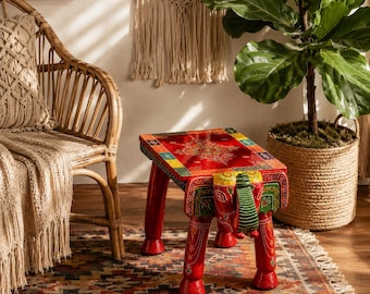 Rode handgeschilderde olifantenkruk, houten decoratieve bijzettafel, Rajasthani-kunstmeubels, boho-huisdecor, handgemaakt India
