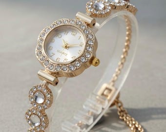 Kvartsklocka med guldkedja – Elegant armbandsur, justerbar längd, dagligt bruk