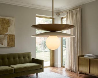 Moderne gouden hanglamp, minimalistische gematteerde bolhanglamp, Scandinavische armatuur uit het midden van de eeuw