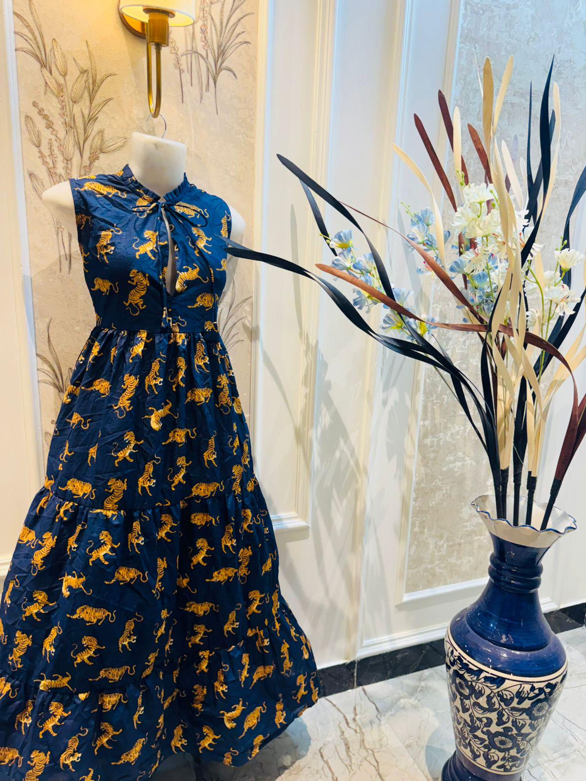 blue giraffe print dress Blue Animal Print Pleated Sleeve Midi Dress AX Paris