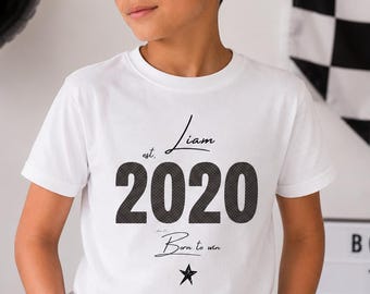Personalisiertes Kindershirt mit Geburtsjahr & Namen | Cooles Shirt ab 3 Jahren | Geburtstagsshirt Jungen | Geboren, um Design zu gewinnen