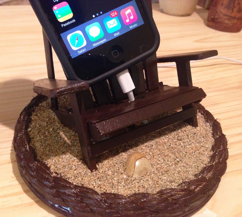 iBeach in Dark Coconut A seriously relaxing chair for iPhones, Androids and more... image 3