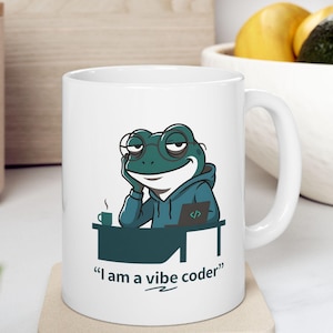 Vibe Coder Frosch Kaffeebecher | Lustige Programmierer Tasse, Tech Geschenk für Programmierer, Programmierer Humor, Chill Software Engineer Tasse, Schreibtisch Dekoration