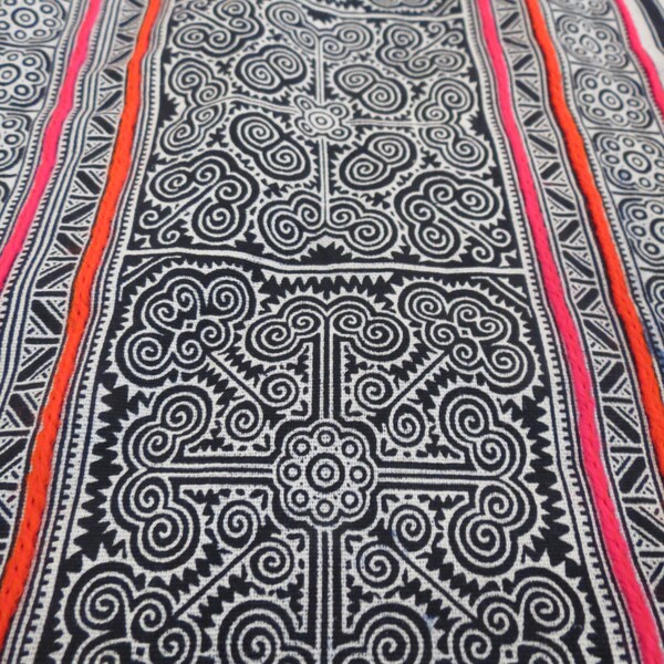 Handprinted Batik  cotton Vintage Style New fabrics,  Indigo Blue, Hmong, Table runner- from Thailand