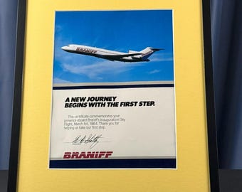 Unterzeichnetes Braniff-Zertifikat für den Erstflug 1984, Ankündigung zur Wiederaufnahme der Flugtätigkeit