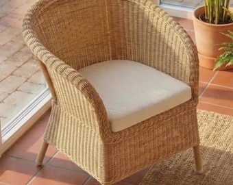 Cuscino personalizzato per sedia da pranzo a forma di U: fodera sfoderabile con cerniera, imbottitura in schiuma resistente.