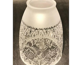2 1/4" Fitter Venicia Satin Etched Fixture Shade, 2 Roses, Clear Filigree, 5" Ht