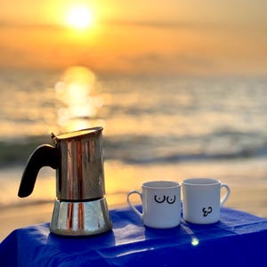 Tazzine da caffè espresso in ceramica dipinte a mano, tazze per coppie "per lui e per lei", fatte a mano in Italia.