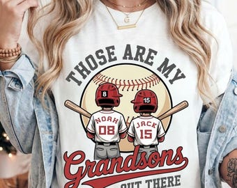 Camiseta de béisbol personalizada Comfort Colors® para abuela, camiseta "Ahí está mi nieto", nombre y número personalizados.