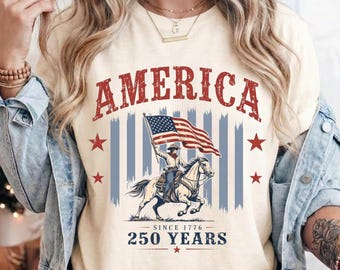 Camiseta Comfort Colors® America 250 Years estilo Western Rider / Bandera estadounidense 1776 2026