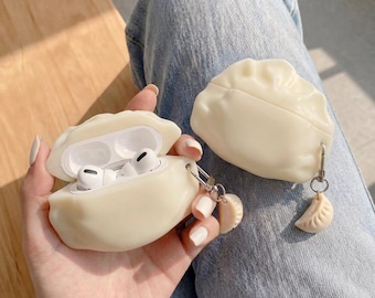 3D Dumpling AirPods Case with Charm – Cute Kawaii Food Design, Soft Silicone Cover for AirPods Pro 1/2/3/4, Funny Foodie Gift for Her