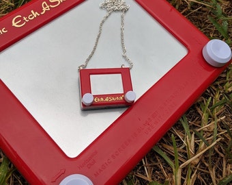 Mini Etch A Sketch necklace (really works!)