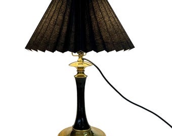 Elegant Hollywood Regency Table Lamp shiny brass and black enamel with new fittings. _1950
