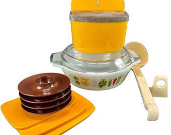 Gift Set - ROSTI Mepal Melamine & JAJ Pyrex UK. Vintage Iconic Design