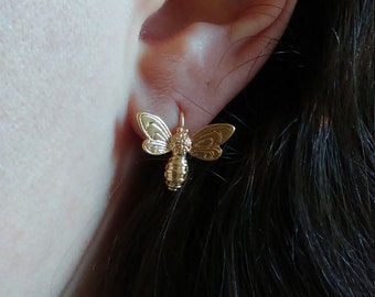 Gold bee earrings - Dangle earrings - Matte gold bee dangle - Bridesmaids earrings - Bridal jewelry - Gift - Everyday jewelry
