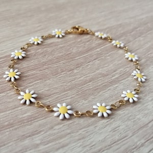 Daisy bracelet - White daisy bracelet - Stainless steel jewelry - Everyday jewelry - Custom jewelry