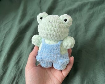 Frog Crochet Pattern | Frog Amigurumi Pattern | Beginner Friendly (English Only)
