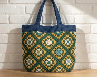 Campus Vibe: Aitchison College Lahore mein Crocheted Tote Bag ke sath aik Khush-Mizaj Student