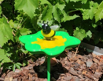 3D Printable: Bee Drinking Station – Garden Water Feeder (Digital Download)