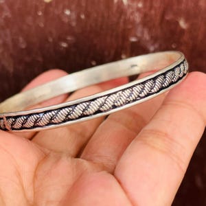 Bracciale floreale in argento sterling fatto a mano, design sottile