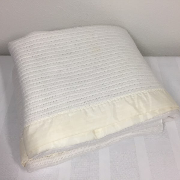 Vintage Soft Blanket with Satin Trim Off White Open Weave Woven Acrylic 68 X 85 Twin