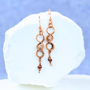 Handmade elegant garnet earrings, playful wire weaving copper wire earrings, lightweight copper-antique copper-colored drop earrings