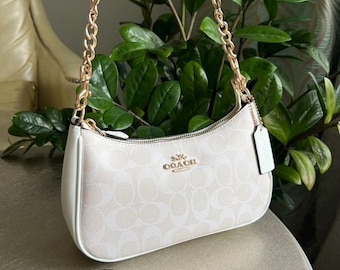 Teri — Soft White Shoulder Bag with Gold Chain Accents