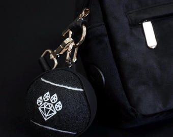 Pallina da tennis per cani, giocattolo, accessori estetici per animali domestici, regalo per la mamma del cane, regalo per il nuovo cucciolo, regalo per amanti dei cani, arricchimento minimalista per cani