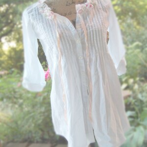 White Cotton Tunic Top PinTucks Shabby Chic Womens Medium Altered Clothing Eco Prairie Cowgirl Gypsy Lagenlook Layers Rachel Ashwell Trims