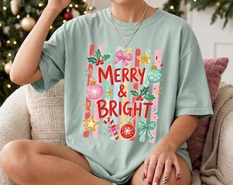 Christmas Comfort Colors® Sweatshirt Preppy Merry Bright Sweater Retro Holiday Aesthetic Pullover Pink Colorful Girly Xmas Crewneck