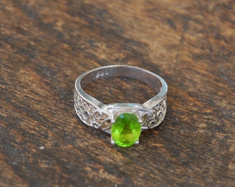 Vintage Sterling Silver Peridot Ring Oval Stone Filigree Size 6.5 US 1990's //Vintage 925 Sterling Silver Jewelry