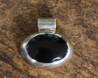 Vintage Sterling Silver Slide Pendant Black Onyx Made in Mexico Modern Sleek 1980's // Vintage Sterling Silver Jewelry