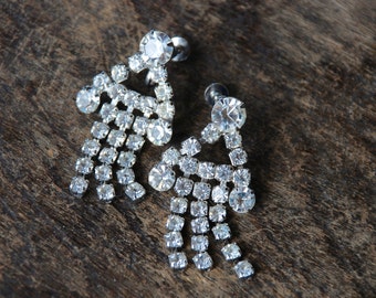 Vintage Rhinestone Screw Back Earrings Dangle Clear Rhinestones Formal Wedding Bridal 1950's // Vintage Costume Jewelry