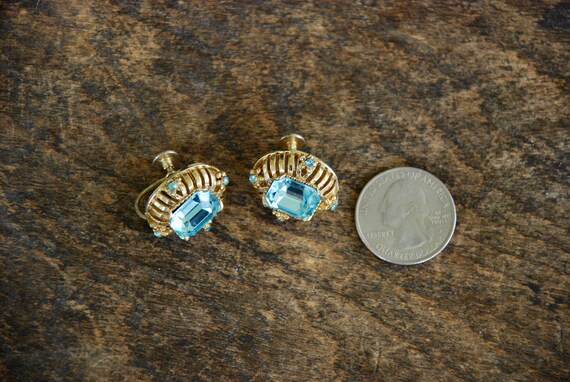 Vintage CORO Screw Back Earrings Blue Rhinestones… - image 3