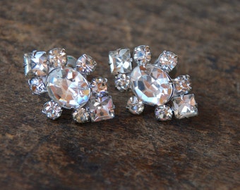 Vintage CORO Rhinestone Earrings Screw Back Clear Stones Silver Tone Rockabilly Pinup Bridal 1950's // Vintage Designer Costume Jewelry